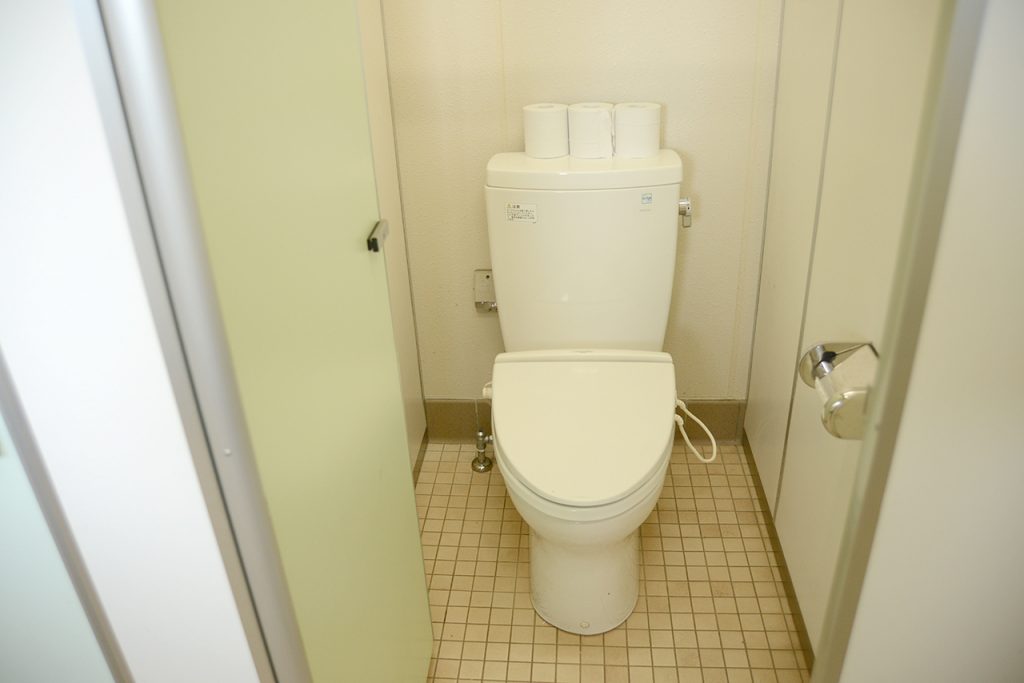 大倉ふるさとセンターキャンプ場 - 洋式トイレ